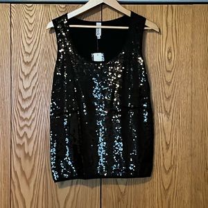 Sparkle ❇️ with this sequined black tank top by Berek. Size XL